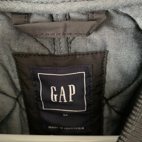 Gap Quilted Bomber Style Jacket - Picture 2 of 10